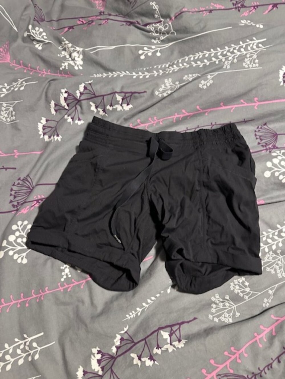 Lululemon studio shorts size small